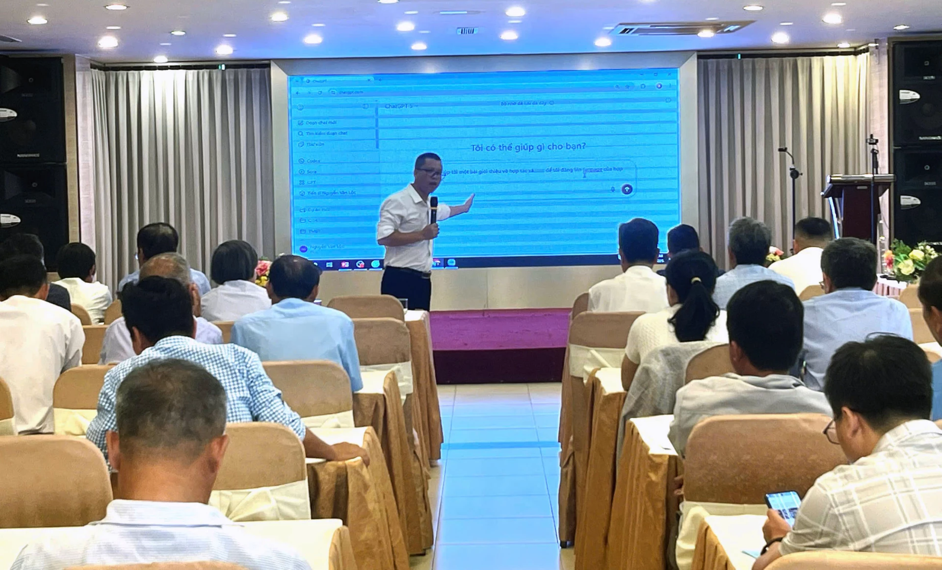 Quang cảnh lớp tập huấn. Ảnh: T.Hoa