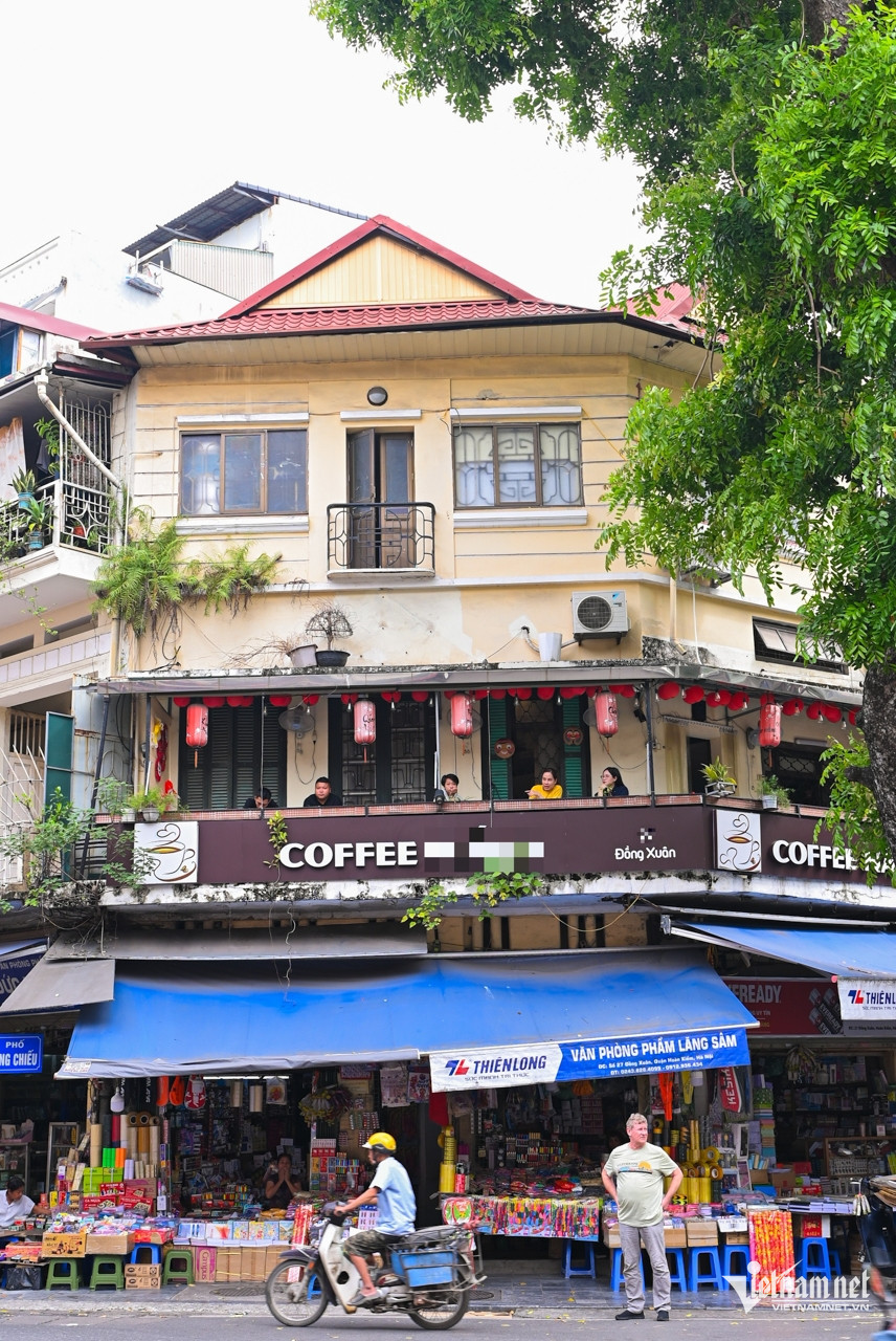 W-coffee alley ហាណូយ 11.JPG.jpg