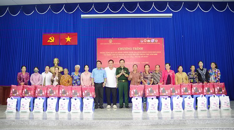 Photo caption