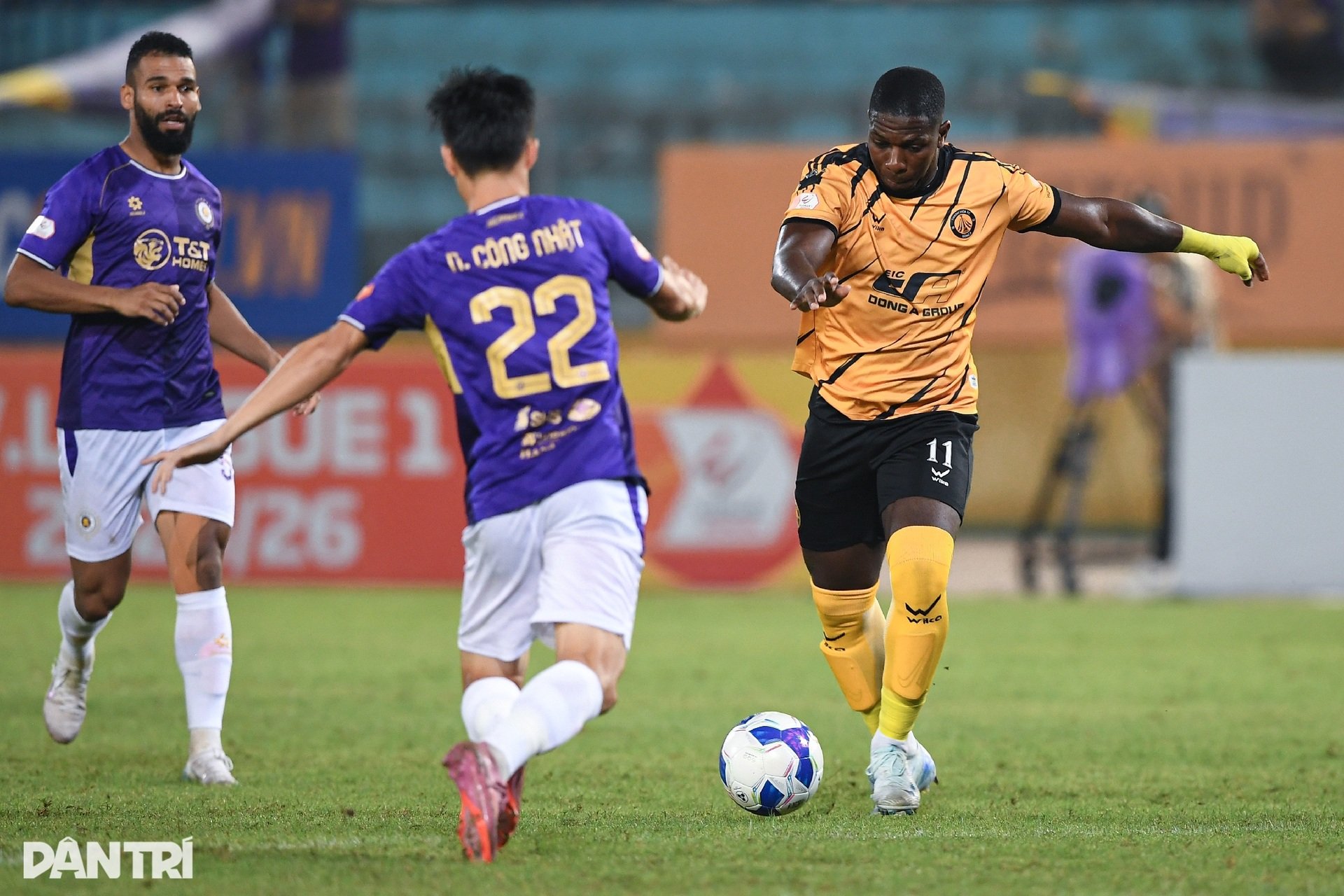 Khoảnh khắc chói sáng của ngoại binh mang 3 điểm quý giá về cho Hà Nội FC - 2