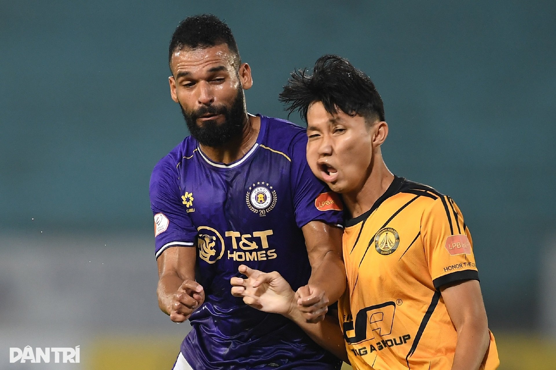 Khoảnh khắc chói sáng của ngoại binh mang 3 điểm quý giá về cho Hà Nội FC - 14