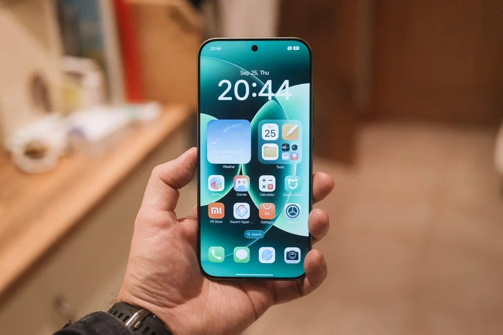 Trên tay điện thoại Xiaomi 17 Pro Max với thiết kế hai màn hình vừa ra mắt - 4