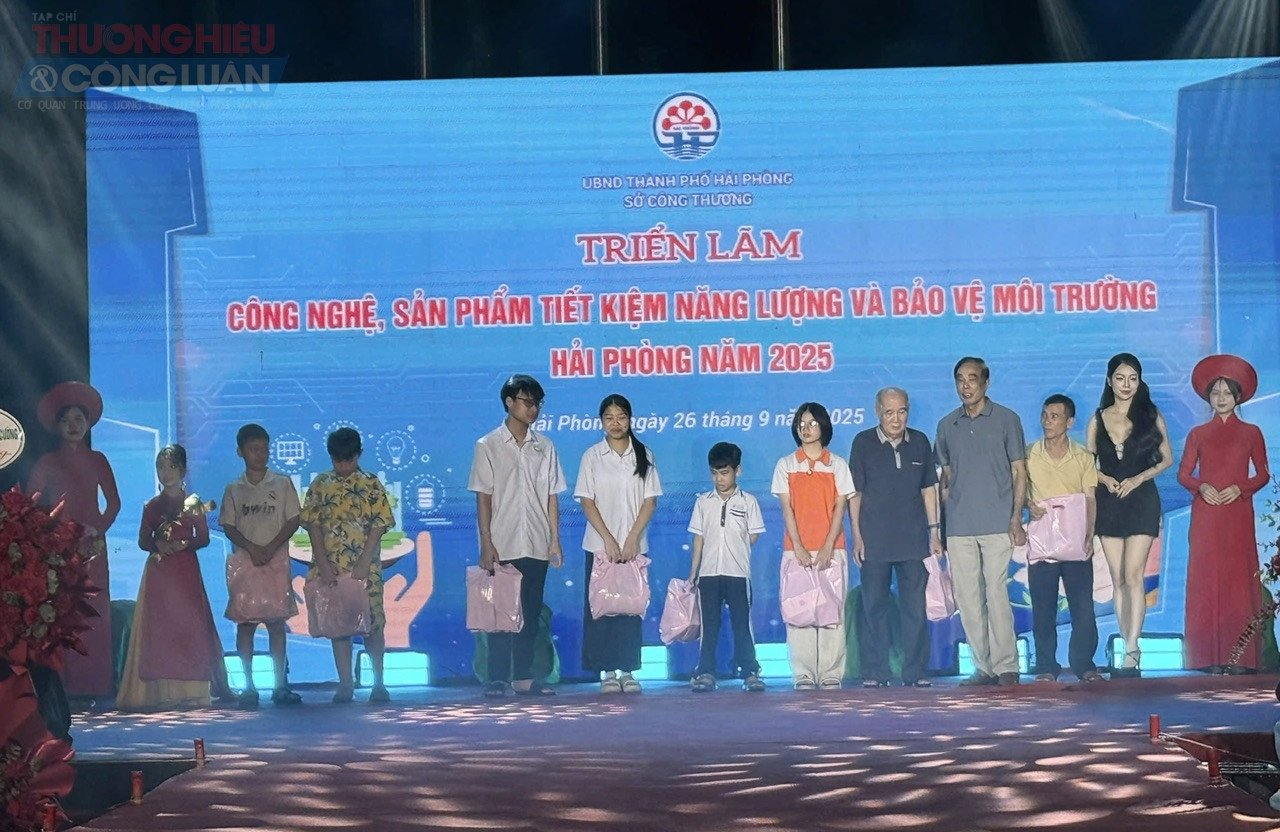 ក្រុមហ៊ុន Q-Talent ចែកអំណោយចំនួន 100 ដែលមានតម្លៃ 500,000 ដុង/កាដូ នៅថ្ងៃទី 26 និង 27 ខែកញ្ញា ឆ្នាំ 2025។