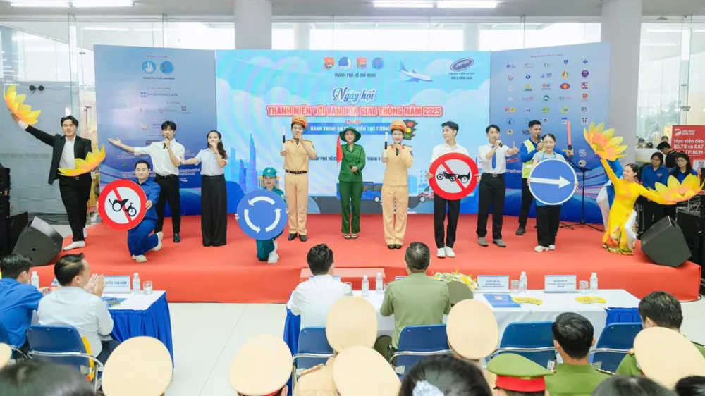 សកម្មភាព​ឃោសនា​សុវត្ថិភាព​ចរាចរណ៍​នៅ​ក្នុង​ពិធីបុណ្យ