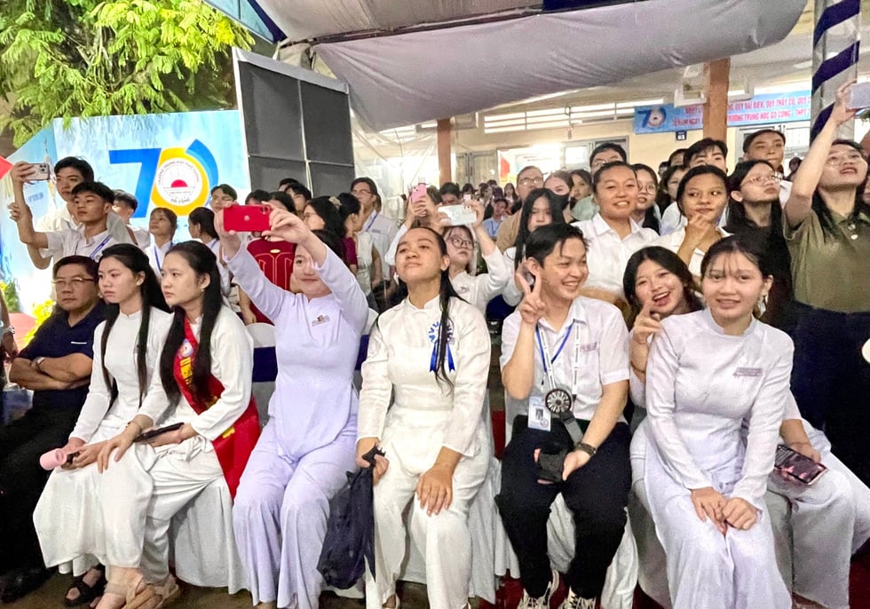 Thượng tướng Nguyễn Trọng Nghĩa dự lễ kỷ niệm ngôi trường 7 thập kỷ
- Ảnh 9.