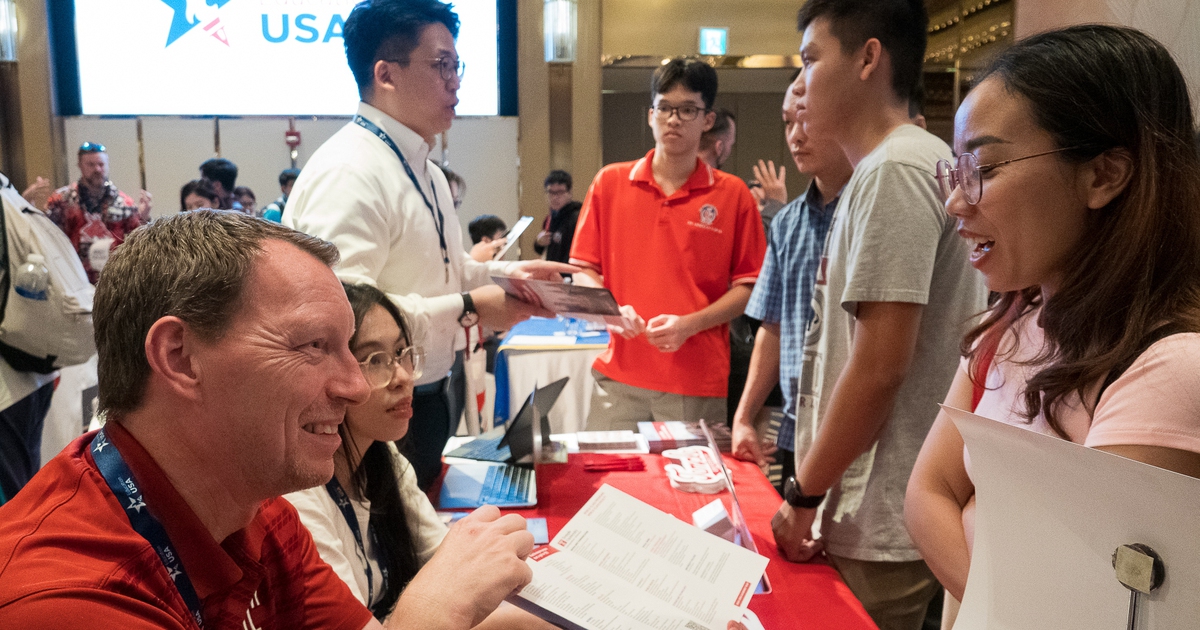 ĐH Mỹ 'rộng cửa' tuyển người Việt, nhiều trường mở học bổng riêng, thêm hỗ trợ