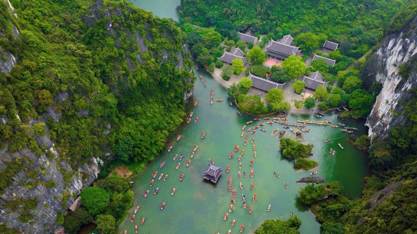 ទិដ្ឋភាពបែប Panoramic នៃពិធីបុណ្យ Trang An ពីលើ។ (រូបថត៖ មន្ទីរទេសចរណ៍ Ninh Binh)
