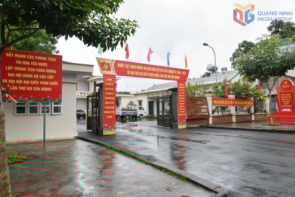 Tuyên truyền trực quan chào mừng đại hội tại xã Lục Hồn.