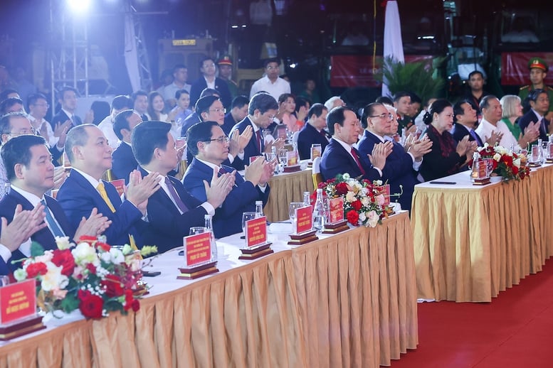 Prime Minister Pham Minh Chinh and delegates attend the groundbreaking ceremony - Photo: VGP/Nhat Bac