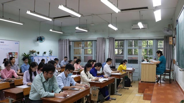 Tuyển giáo viên tại TP.HCM: Môn học nào có độ cạnh tranh cao? - Ảnh 1.