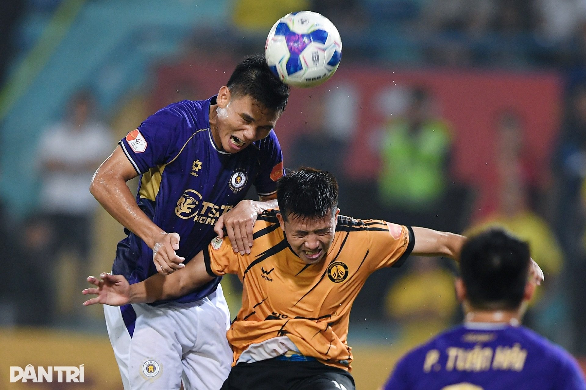 Khoảnh khắc chói sáng của ngoại binh mang 3 điểm quý giá về cho Hà Nội FC - 15
