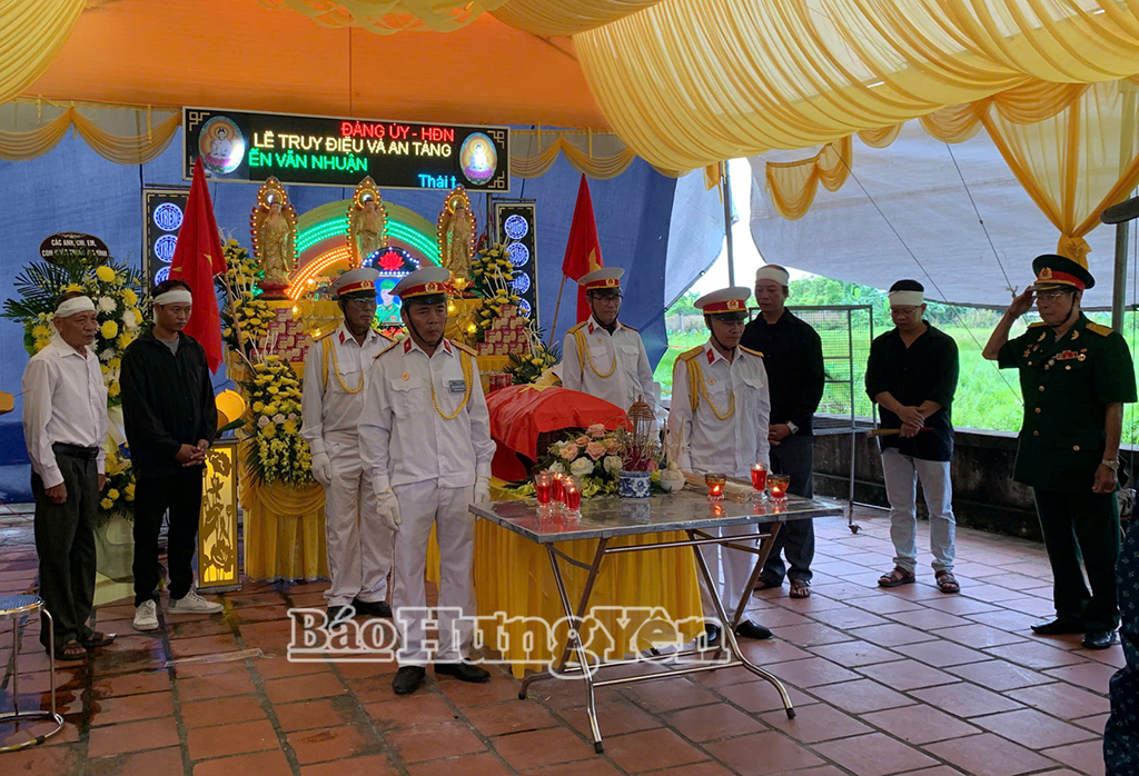 ពិធីគោរពវិញ្ញាណក្ខន្ធសពលោក Nguyen Van Nhuan នៅក្រុមលំនៅដ្ឋាន Bao Trinh ឃុំ Thai Thuy។