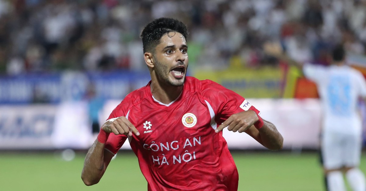 Nam Dinh - Hanoi Police (2e helft) 0-1: Leo Artur opende de score met een afstandsschot