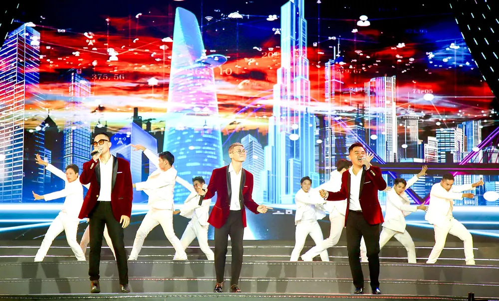 MTV group participated in many performances at major holidays in Ho Chi Minh City. Photo: THUY BINH