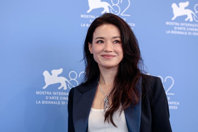 Thư Kỳ gây chú ý ở Venice - Ảnh 5.