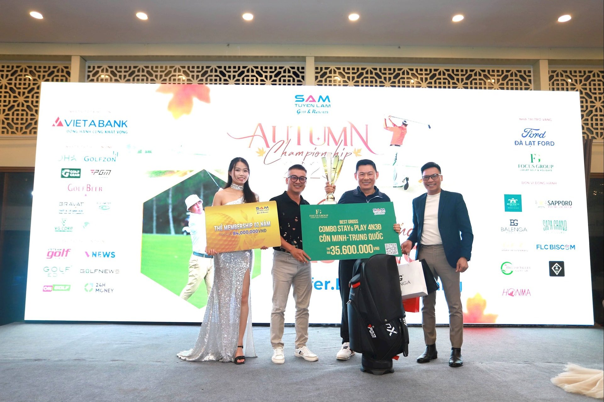 កីឡាករវាយកូនហ្គោល Luu Ngoc Sang បានទទួលពានរង្វាន់សរុបល្អបំផុត
