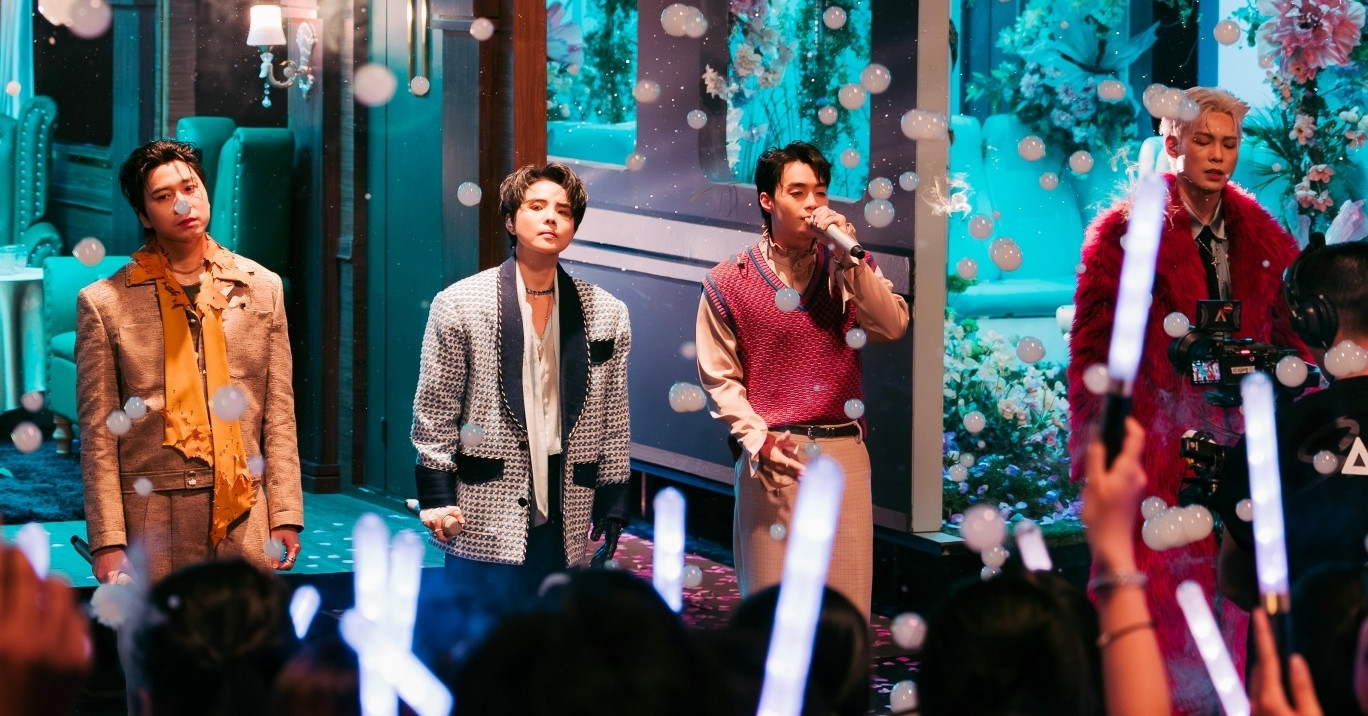 Negav gây chú ý khi lần đầu hát đôi với Vũ Cát Tường ở Anh trai say hi