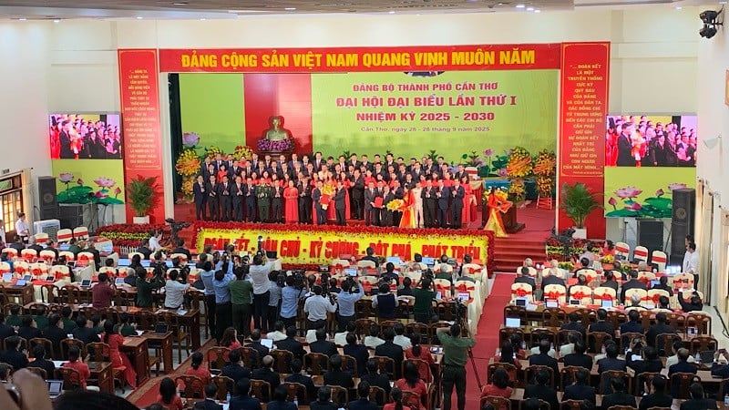 The Executive Committee of the Can Tho City Party Committee was appointed at the congress.