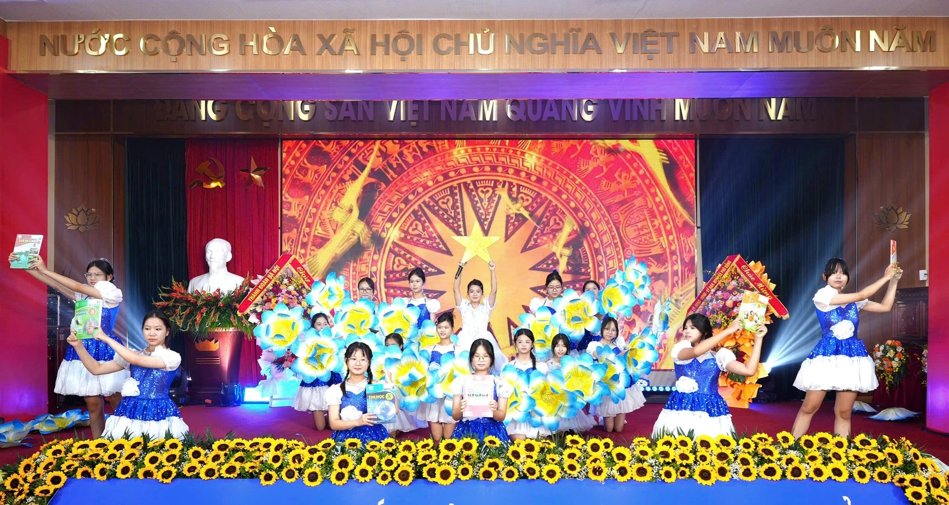 Xã Phù Đổng khai mạc "Tuần lễ học tập suốt đời"- Ảnh 1.