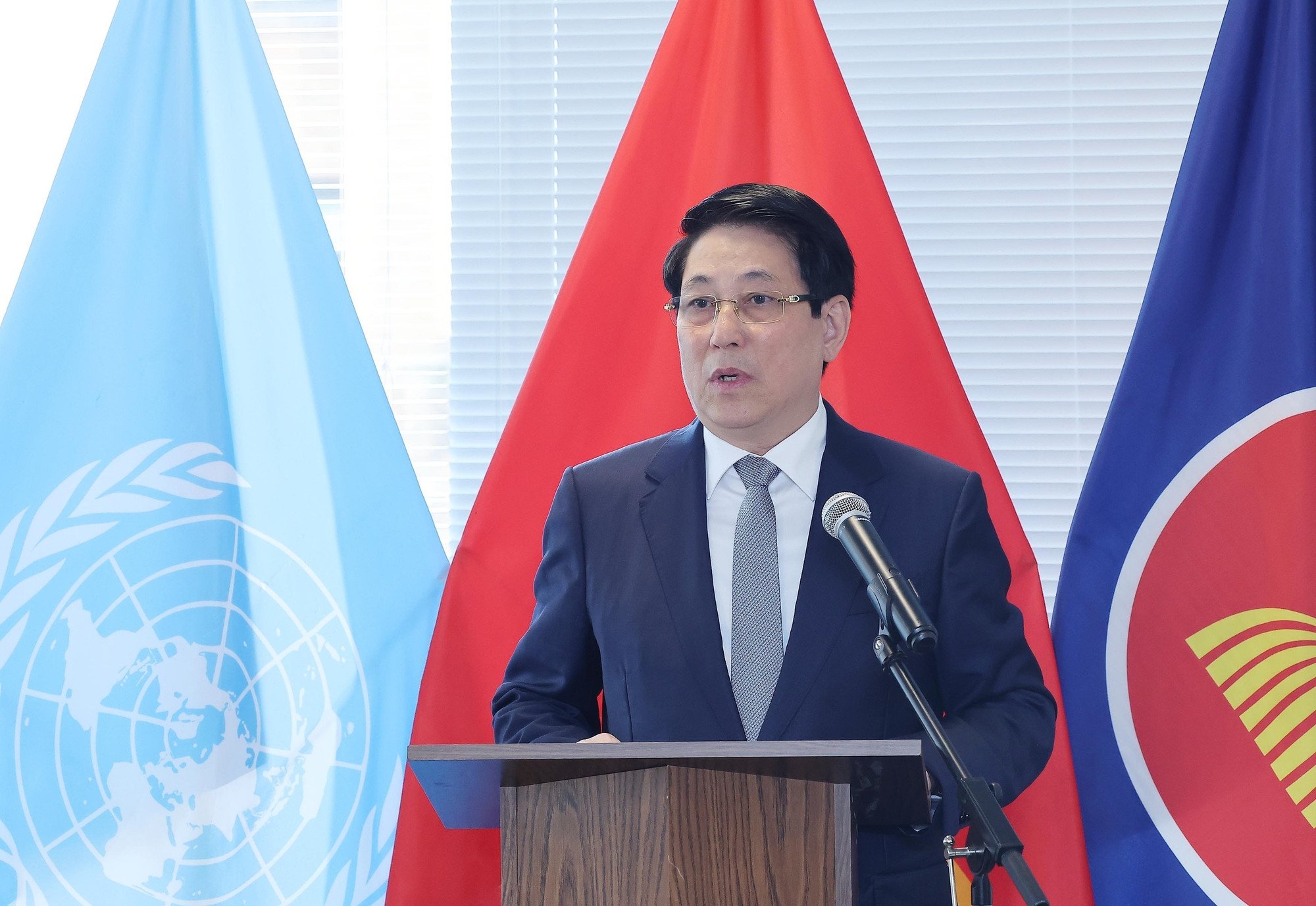 vna-potal-chu-tich-nuoc-tham-phai-doan-thuong-truc-viet-nam-tai-lien-hop-quoc-8295000.jpg