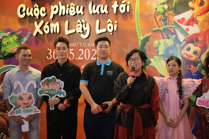 Loạt nghệ sĩ hào hứng chúc mừng 