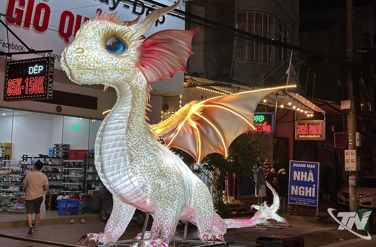 Mô hình đèn Trung thu “Chú rồng”