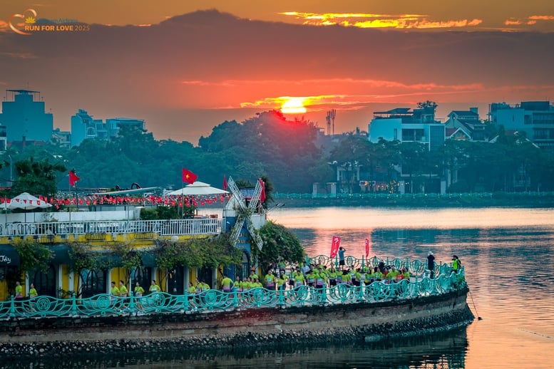 Gần 2.000 vận động viên tranh tài tại giải chạy “Run for Love” của Vietnam Airlines
- Ảnh 3.