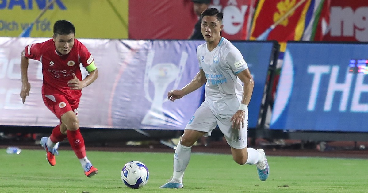 Nam Dinh - Hanoi Police (eerste helft) 0-1: Leo Artur opende de score met een afstandsschot