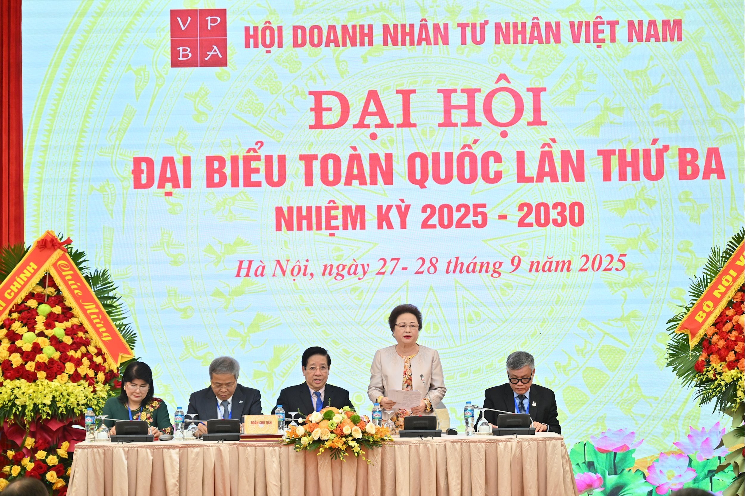 Đoàn Chủ tịch điều hành Đại hội