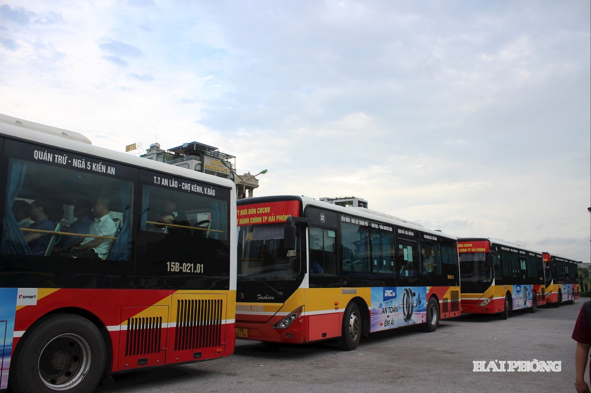 xa-bus.jpg