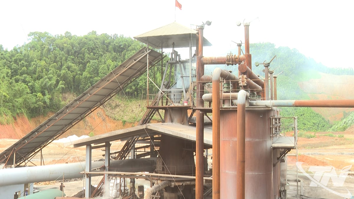 ខ្សែរមេដែក Ferromanganese ដែលមានសមត្ថភាព 60,000 តោន/ឆ្នាំ របស់ក្រុមហ៊ុន Bac Kan Industrial Development Joint Stock Company (នៅឃុំ Cho Don) ត្រូវបានដាក់ឱ្យដំណើរការក្នុងដំណាក់កាលទី I ។