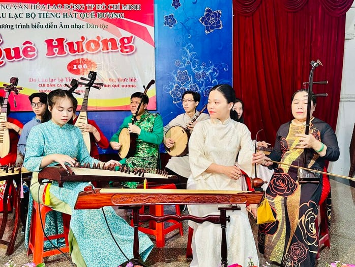 Nhà giáo ưu tú Phạm Thúy Hoan tâm huyết giữ vững chương trình "Hoa quê hương"- Ảnh 4.