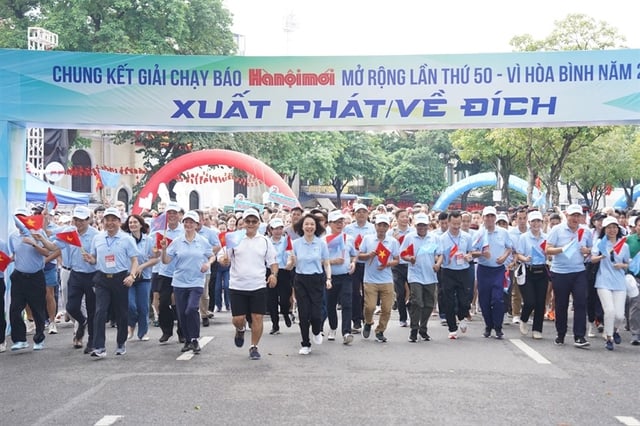 Chung kết giải chạy Báo Hà Nội mới 2025: Lan tỏa thông điệp vì hòa bình- Ảnh 4.