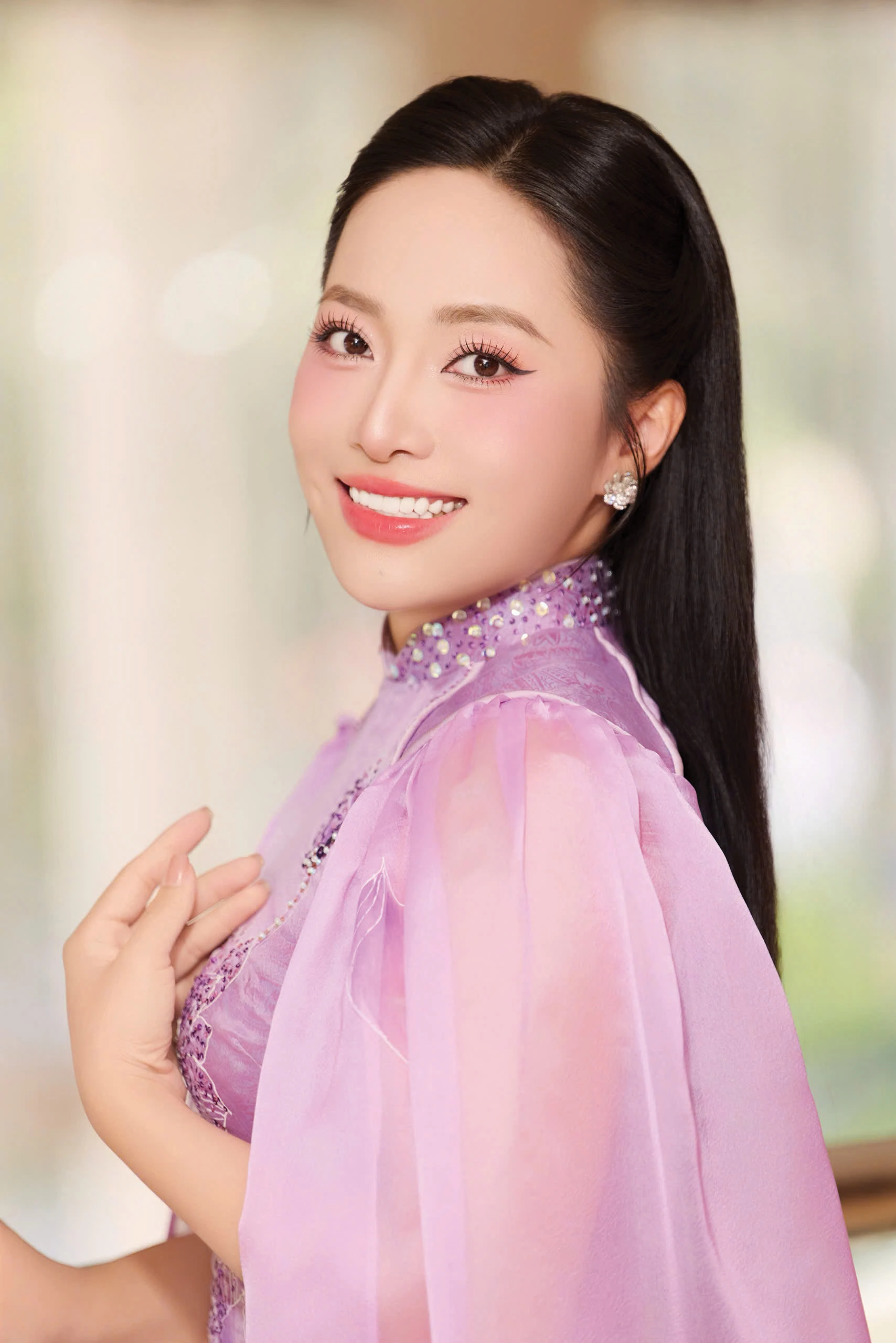 តារាចម្រៀង Bach Tra - រូបថត៖ N.D.H