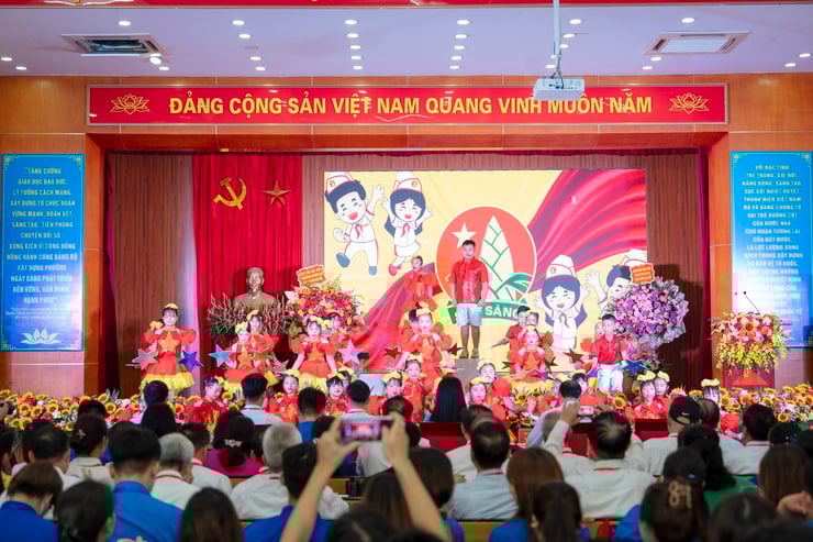 Đại hội Đoàn TNCS Hồ Chí Minh phường Phúc Lợi lần thứ I: Tiên phong chuyển đổi số, xung kích vì cộng đồng- Ảnh 1.