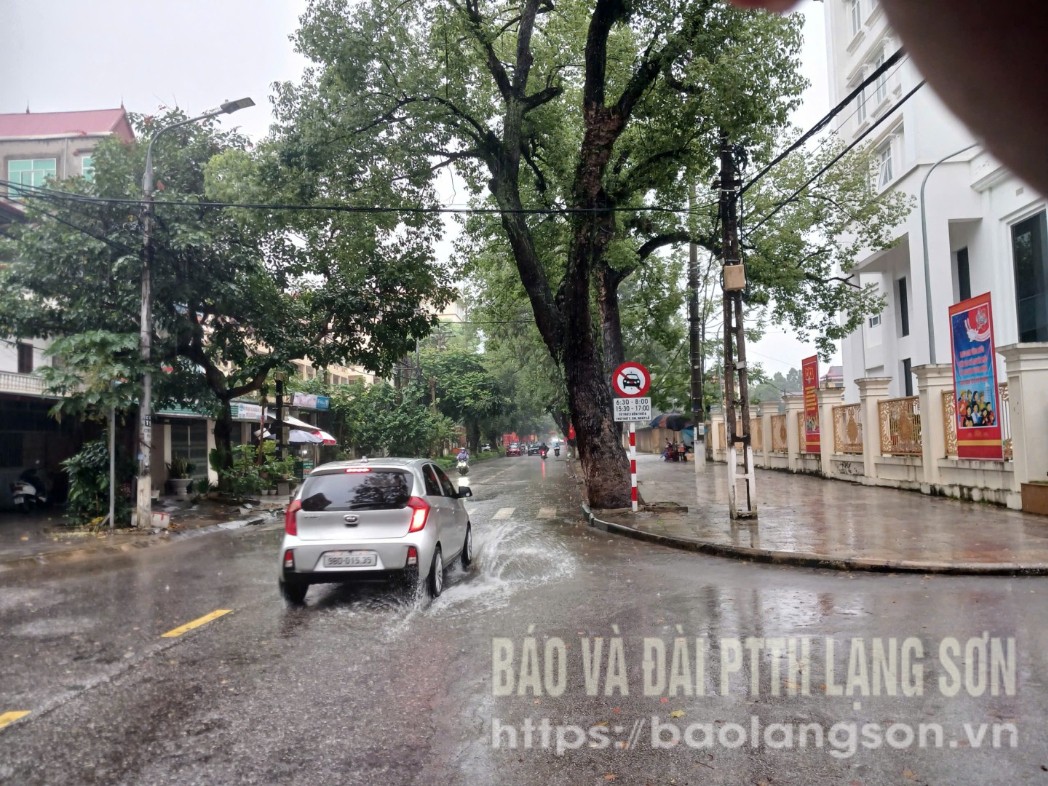 Mưa lớn kéo dài tại khu vực phường Lương Văn Tri