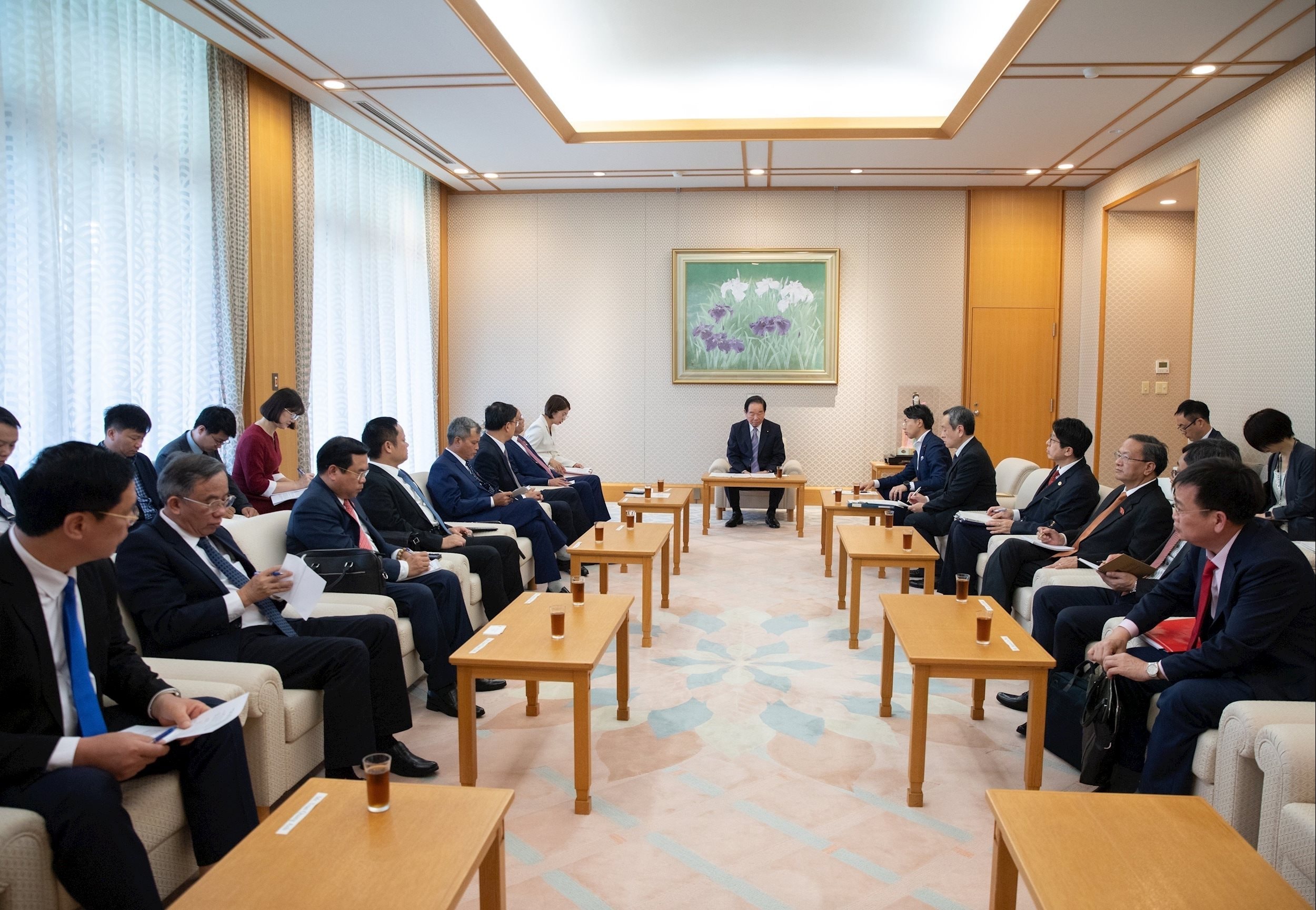 vna_potal_vice_chairman_of_national_assembly_tran_quang_phuong_hoi_kien_chairman_of_house_assembly_vice_chairman_of_japan_8304815.jpeg