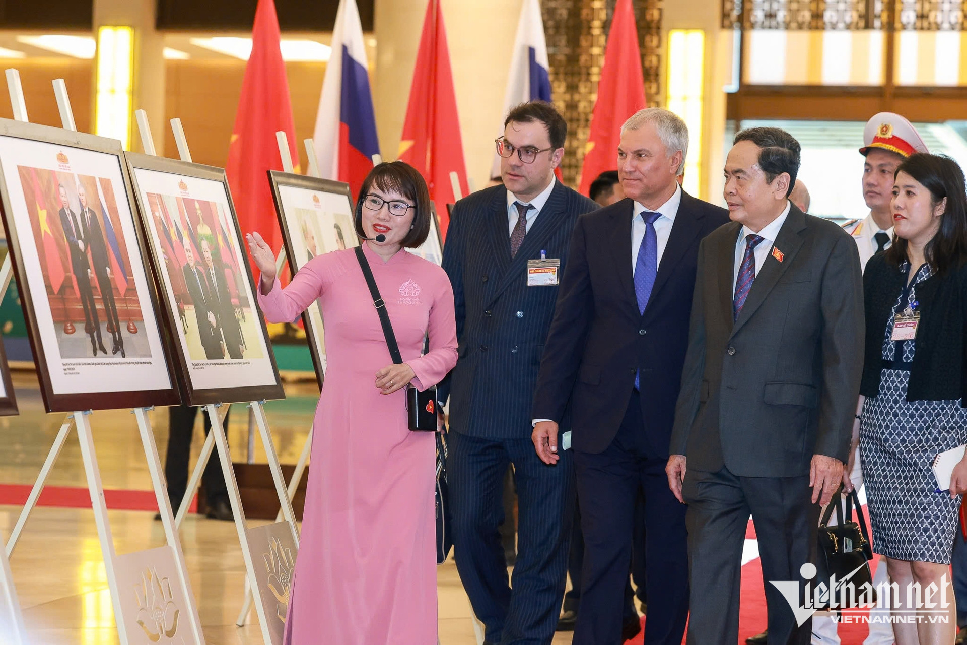 W-Vyacheslav Volodin ។  Tran Thanh Man 9.jpg