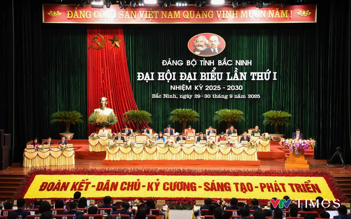 Đoàn Chủ tịch điều hành phiên trù bị.