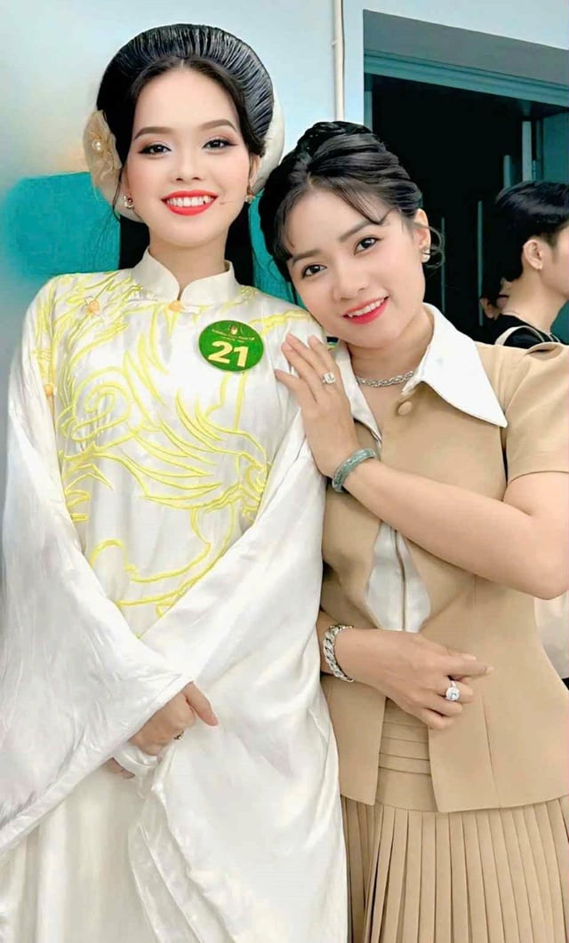 NSƯT Võ Minh Lâm 'đẩy thuyền' giúp Hà Như giành 3 giải 'Chuông vàng vọng cổ 2025'   - Ảnh 4.