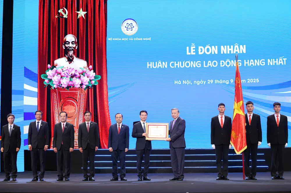 Anh Ky niem Bo KHCN 22.jpg