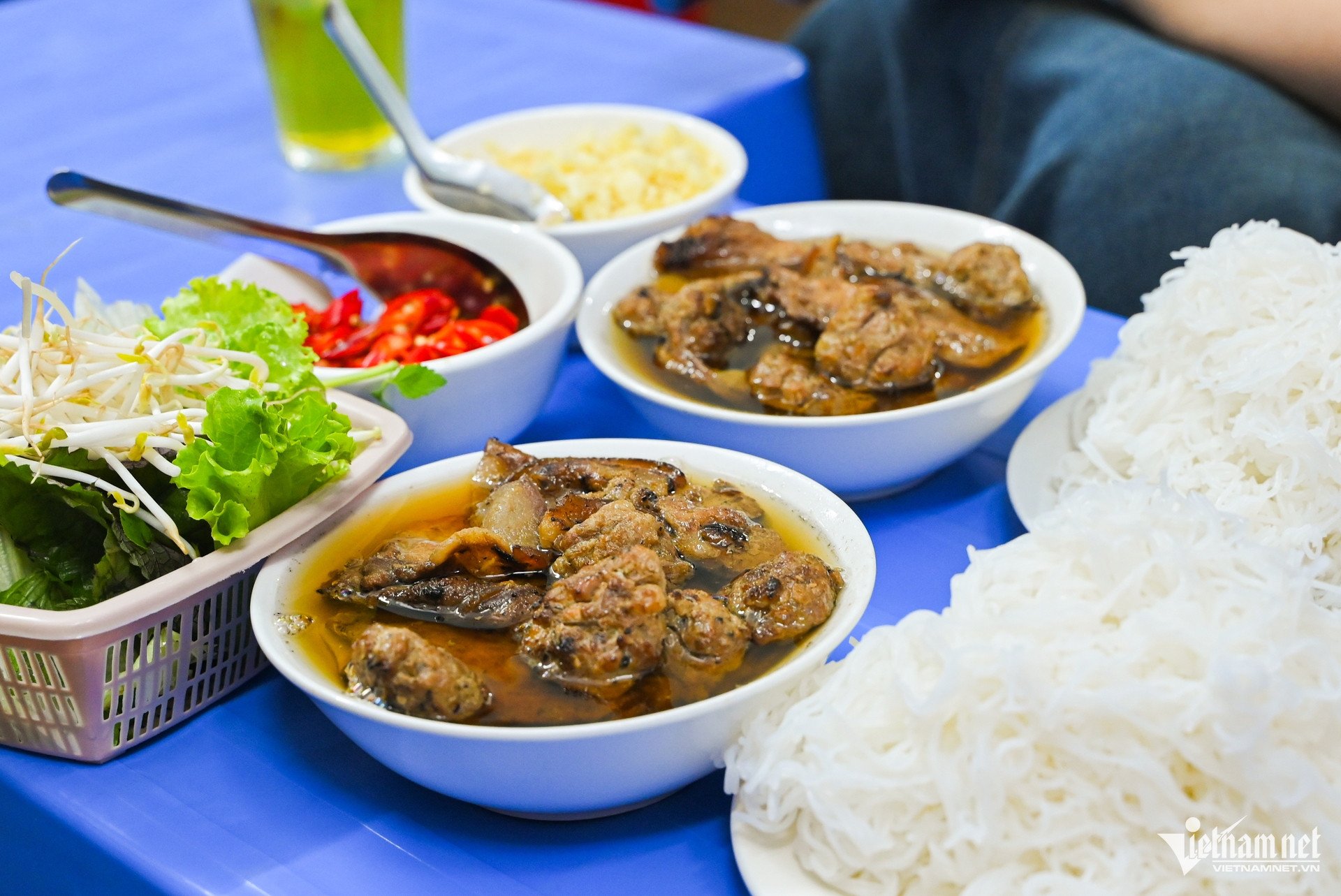 W-bun cha Ha Noi.jpg