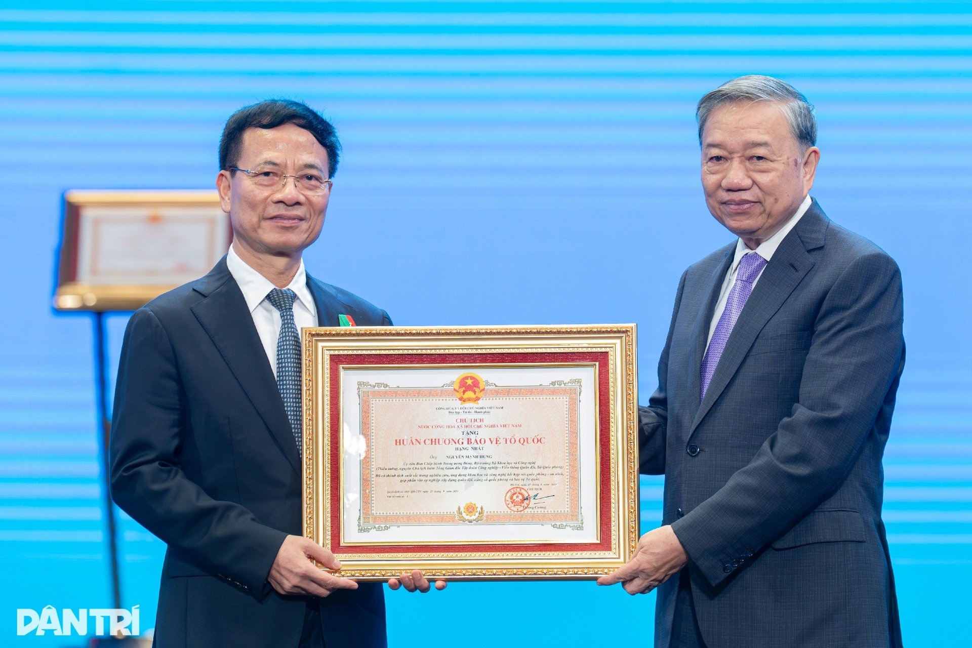 Toàn cảnh Lễ kỷ niệm 80 năm ngành Bưu chính Viễn thông, 66 năm ngành KHCN - 12