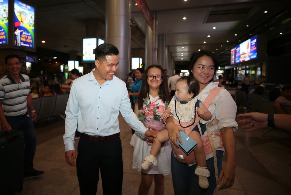 Nhà vô địch cờ tướng thế giới Lại Lý Huynh: 'Ngày đăng quang đúng ngày thôi nôi con gái’- Ảnh 1.