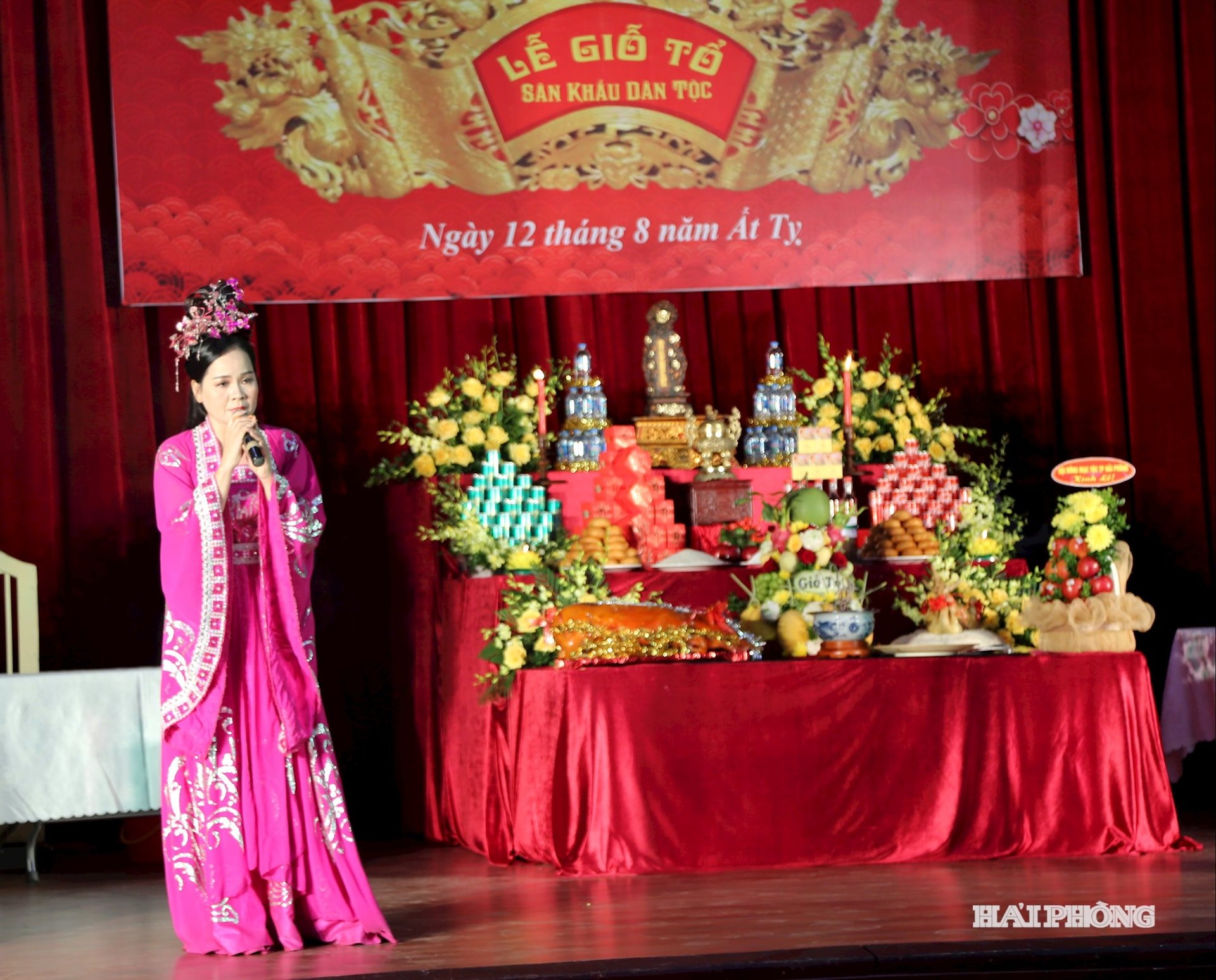 សិល្បករសិល្បការិនីគឹមអាញ់ - មហោស្រពប្រពៃណី Hai Phong សម្តែងក្នុងពិធីស្ថាបនិក