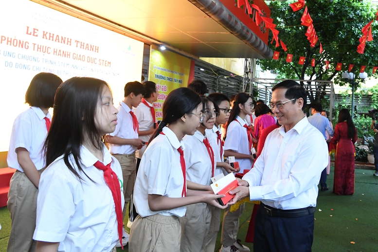 Hà Nội có thêm 2 trường THCS được trang bị phòng học STEM- Ảnh 6.