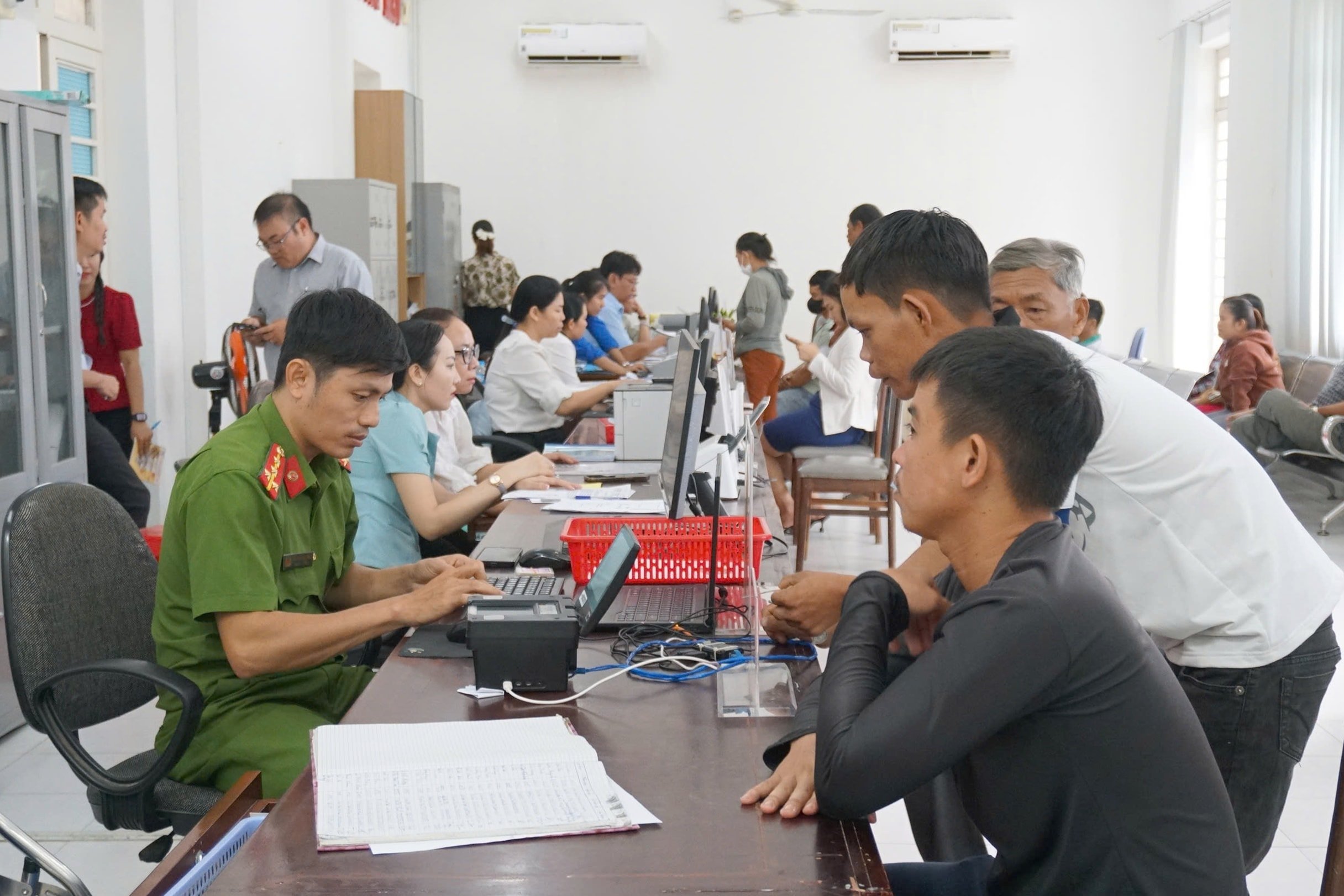មជ្ឈមណ្ឌលរដ្ឋបាលខេត្តតៃនិញ.jpg