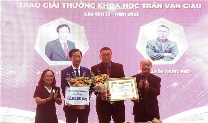 ចំណងជើងរូបថត