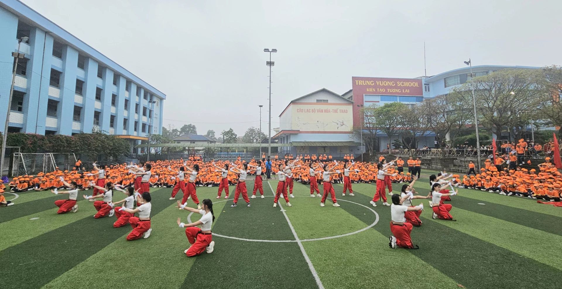 Học sinh Trường Trưng Vương tham gia hoạt động ngoại khoá - Ảnh: L.T