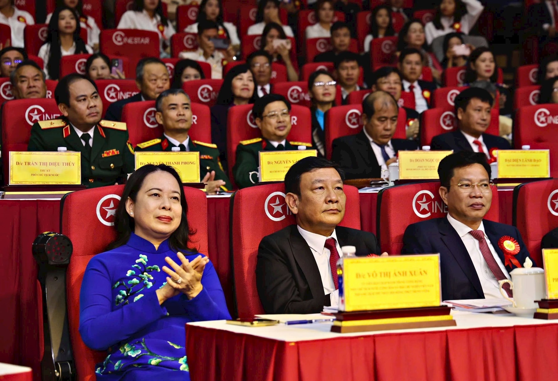 Member of the Party Central Committee, Vice President of the Socialist Republic of Vietnam Vo Thi Anh Xuan; Bui Thang, Deputy Secretary of the Provincial Party Committee; Luu Van Trung, Deputy Secretary of the Provincial Party Committee attended the Congress.